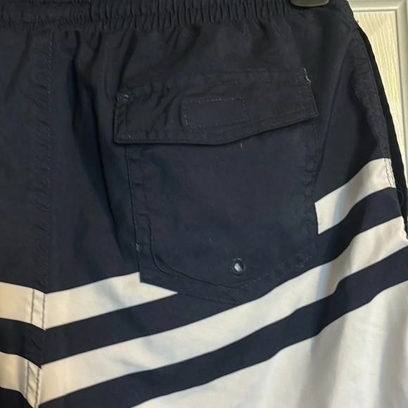 Club Room men’s white and blue swim trunks size small - Picture 6 of 7